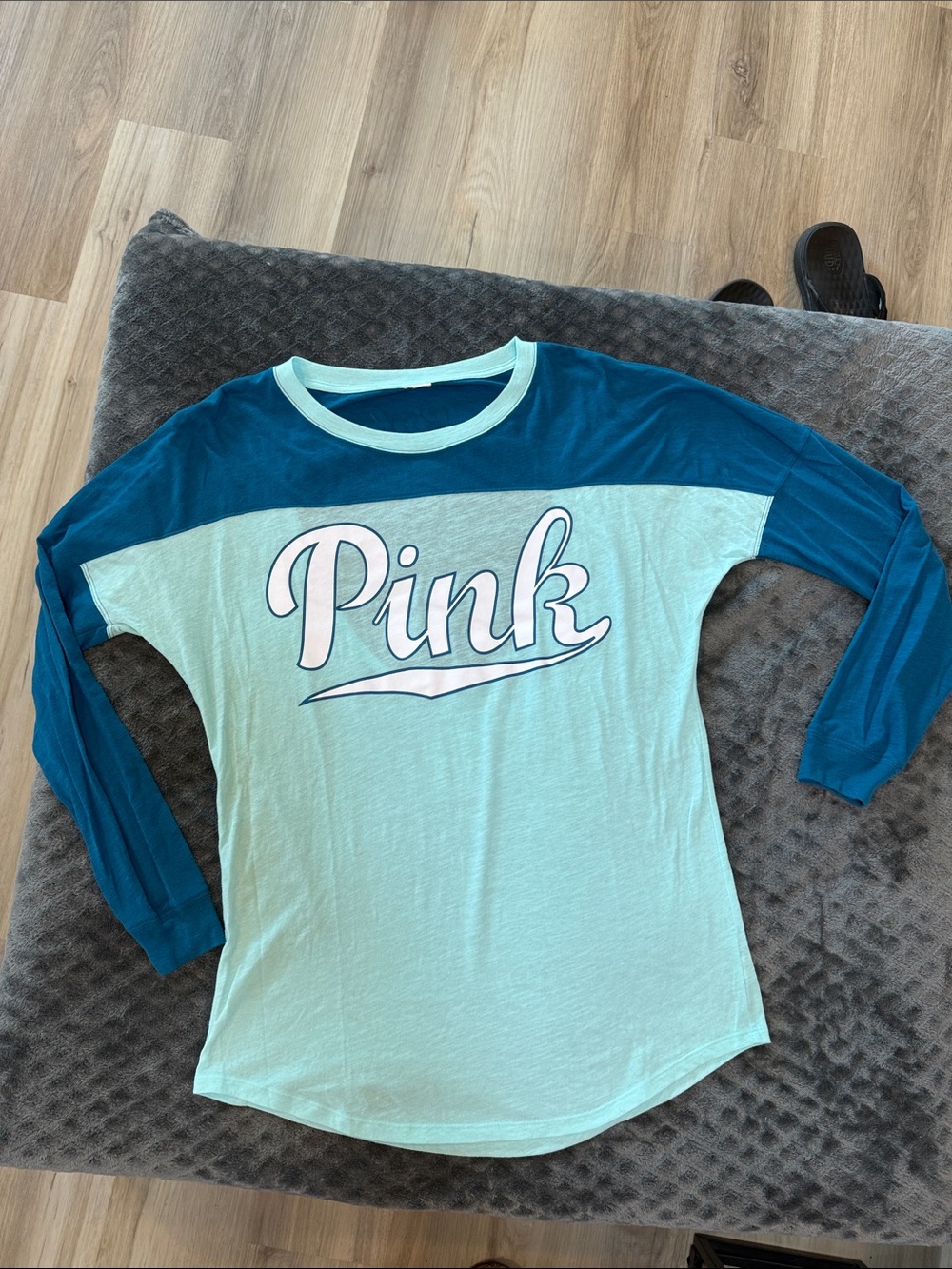 PINK Victoria's Secret Two-Tone Long Sleeve Tee in Mint & Teal